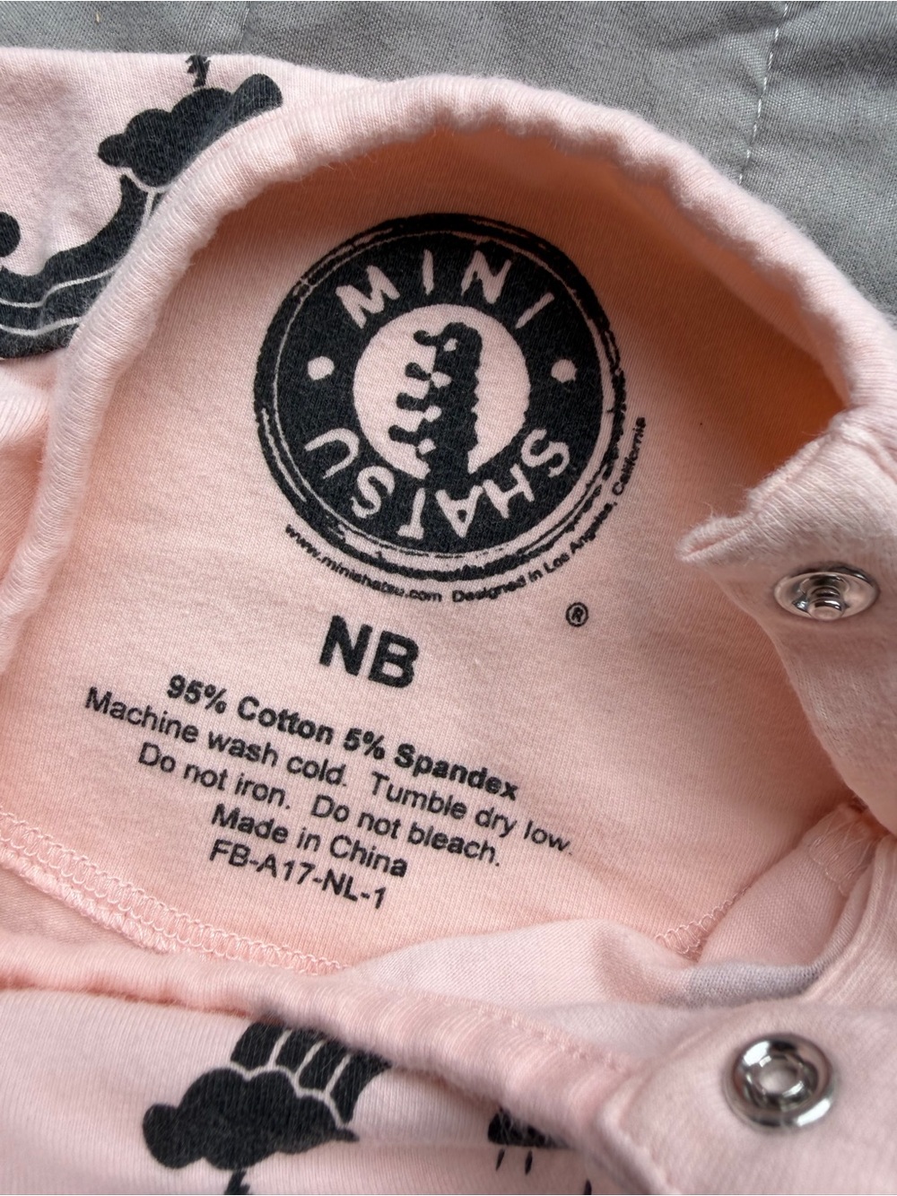 Mini Shatsu Punk Eat Rainbows For Breakfast Romper NB Girl Boy Newborn 0 3 Mo - Picture 5 of 5